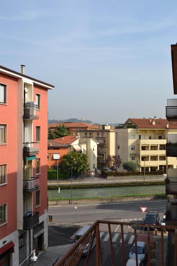 Da Fabio E Francesca - Holiday Apartment Верона Экстерьер фото